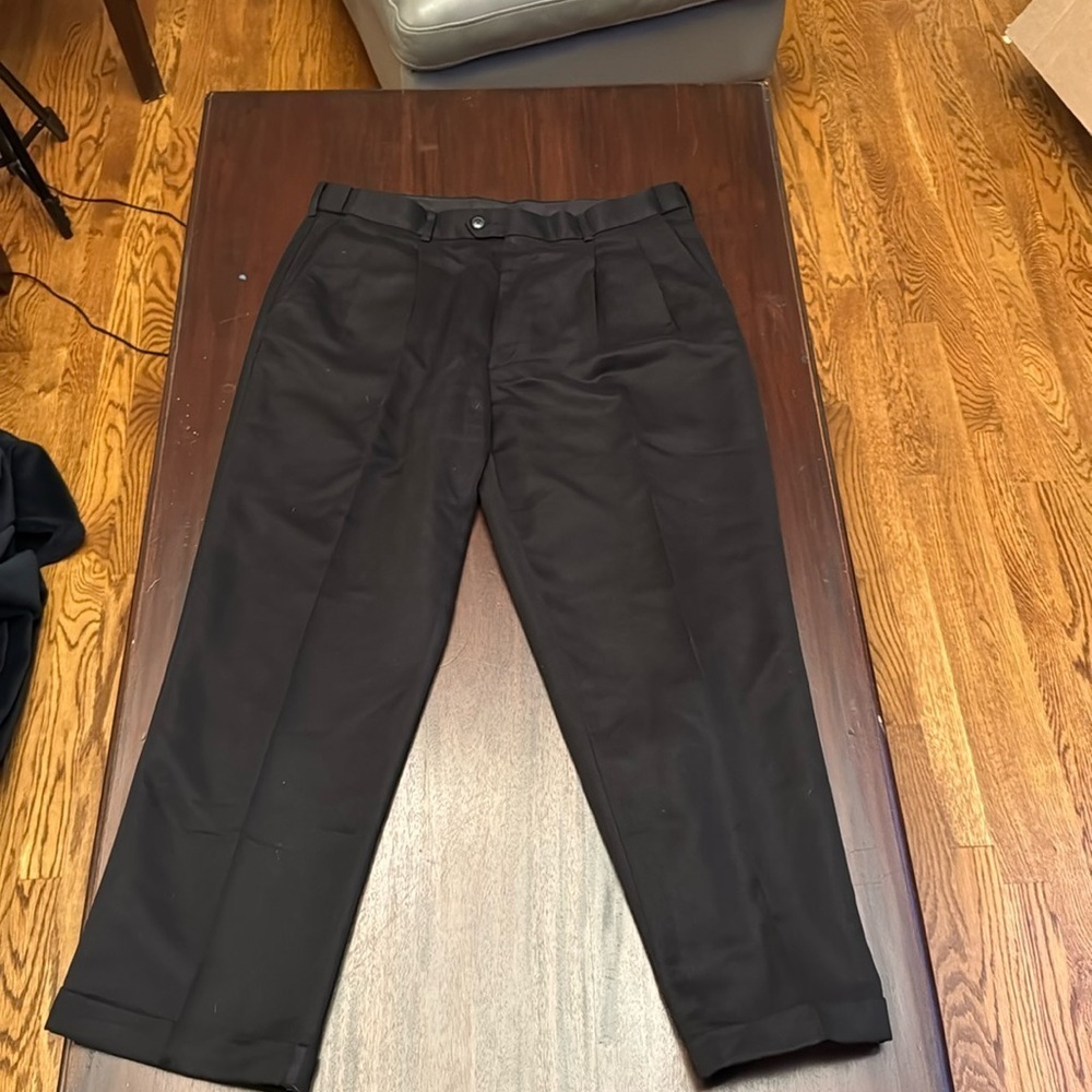 Savane black men’s pleated front pants size 36x30